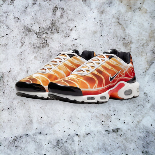 NIKE AIR MAX PLUS (SOLAR FLARE)